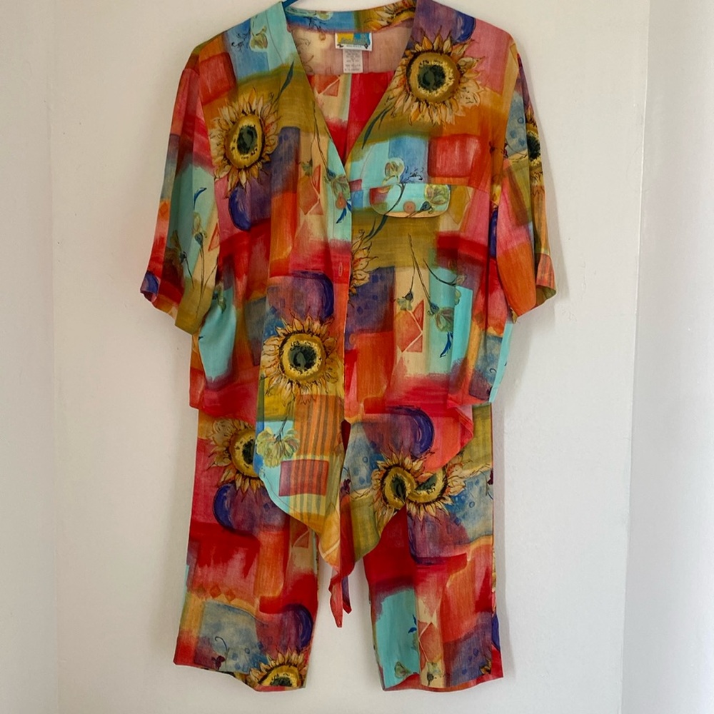 Attractive multi color top with Tie Front with matching pants